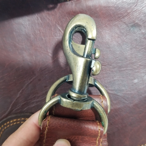 100% Genuine Leather Messenger style briefcase - Picture 16 of 17